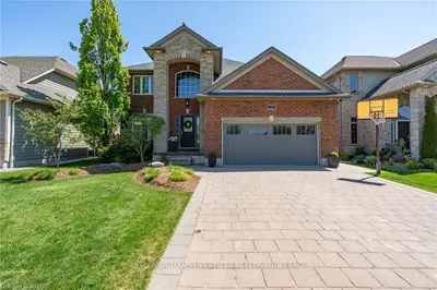 2361 Brayford Crescent, London South, On N6k 0c4