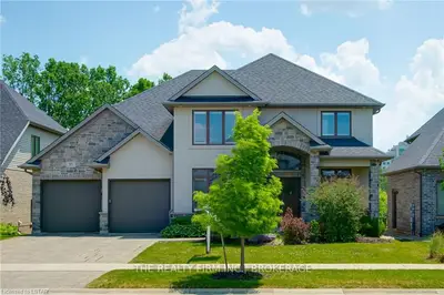 215 Pebblecreek Walk, London North, On N6g 0k3