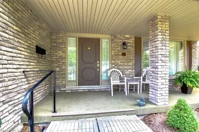 10 Gardenvale Crescent, London South, On N6j 4b9