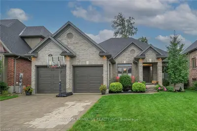 1873 Sumac Way, London South, On N6k 4m9