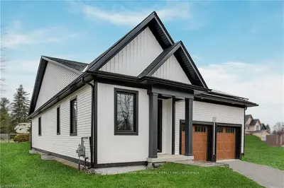 297 Whiting Street 7, Ingersoll, On N5c 3p7
