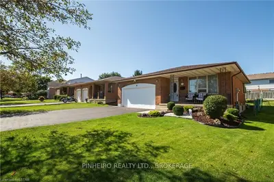 11 Roundhill Court, London South, On N5z 4n3