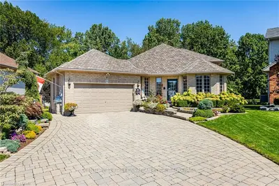 8 Tanya Drive, Southwest Middlesex, On N0l 1m0