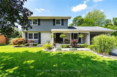 102 Mcleod Crescent, London North, On N5x 1t1