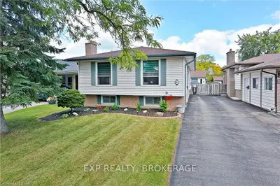35 LOCUST Crescent, London South, ON N6E 2K1