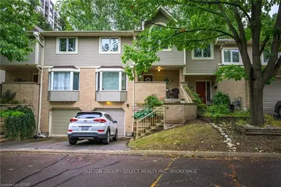 9 AILSA Place 81, London South, ON N5Z 4Z6