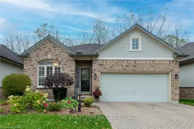 681 COMMISSIONERS Road W 11, London South, ON N6K 4T9