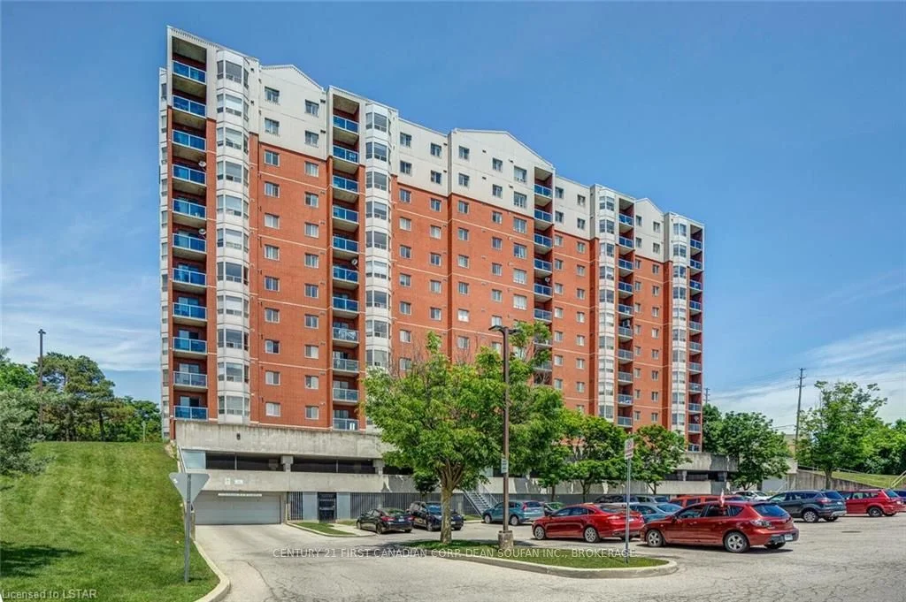 30 CHAPMAN Court 1210, London North, ON N6G 4Y4