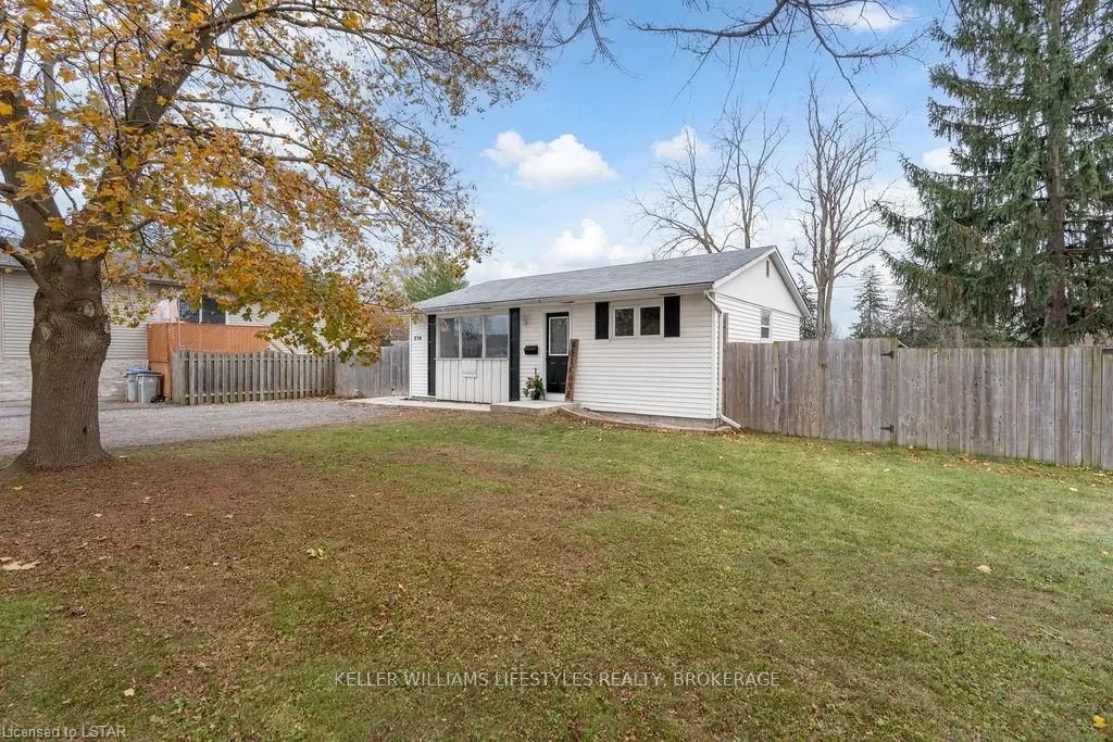 236 QUEEN Street, Strathroy-Caradoc, ON N7G 2J2