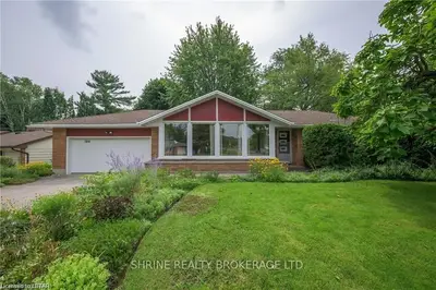 194 DEER PARK Circle, London North, ON N6H 3C1