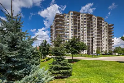353 COMMISSIONERS Road W 1204, London South, ON N6J 0A3