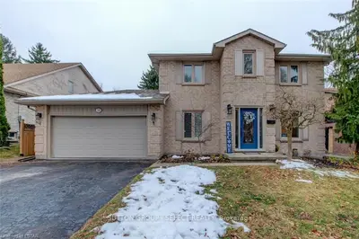 30 WHISPERWOOD Crescent, London South, ON N6K 3Z1