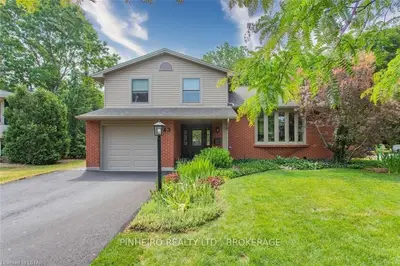 43 BENSON Crescent, London North, ON N5X 2B1