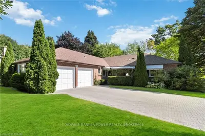 17 MOHAWK Road, London North, ON N6G 2P6