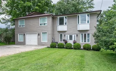 520 HEAD Street, Strathroy-Caradoc, ON N7G 2K2
