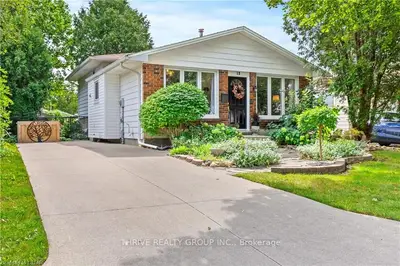 13 FENNELL Crescent, London South, ON N6E 2E2
