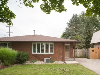 448 MAPLE Street, Strathroy-Caradoc, ON N7G 3N1