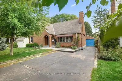 194 CECIL Street, Sarnia, ON N7T 6W5