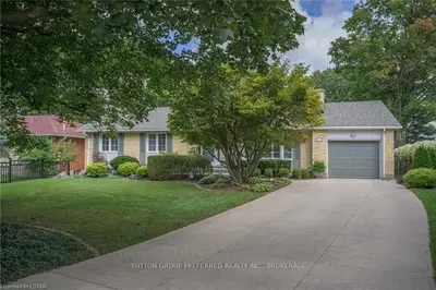 486 AVERILL Crescent, London South, ON N6C 2S1