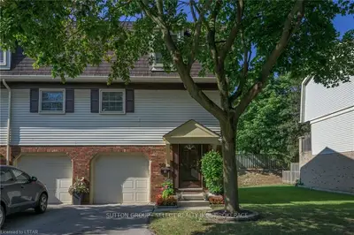 900 POND VIEW Road 30, London South, ON N5Z 4L7