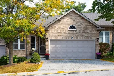 1028 COMMISSIONERS Road W 6, London South, ON N6K 1C3