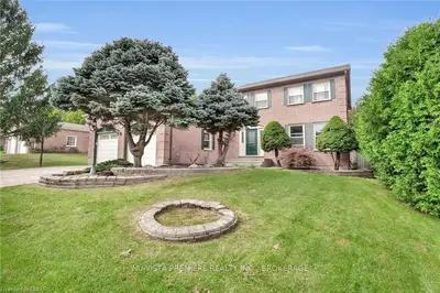 50 Ambleside Drive, London North, ON N6G 4M4