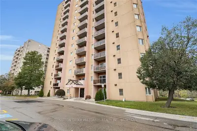 860 COMMISSIONERS Road E 107, London South, ON N6C 5Y8