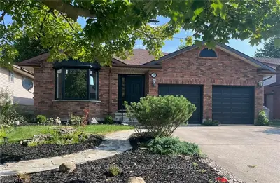 85 BRADLEY Avenue, Strathroy-Caradoc, ON N7G 3Y8