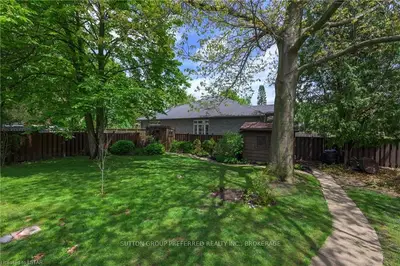 1433 NORMAN Avenue, London South, ON N6K 2A6
