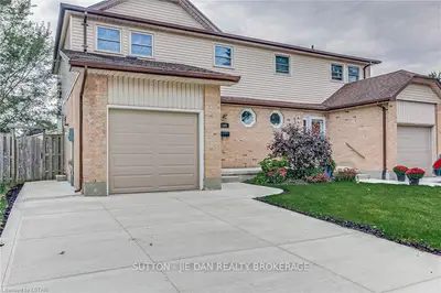 103 ANSONDALE Road, London South, ON N6C 5C8