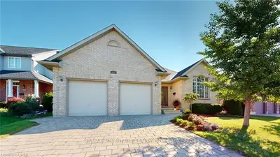 67 ALOMAR Drive, London South, ON N6K 4X4
