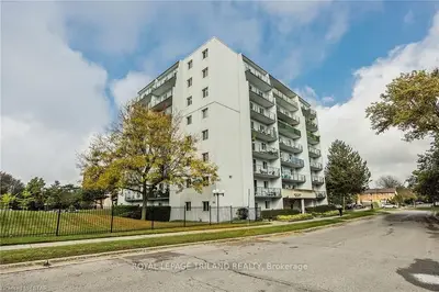 986 HURON Street 102, London East, ON N5Y 5E4