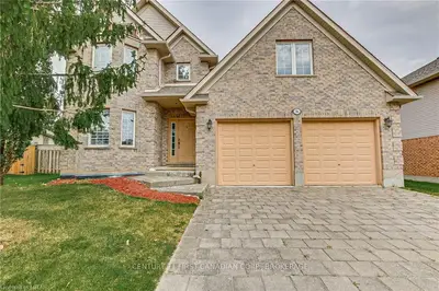 786 WHITEHAVEN Crescent, London North, ON N6G 4V6
