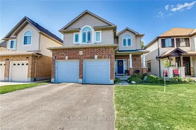2227 LILAC Avenue, London South, ON N6K 5C5