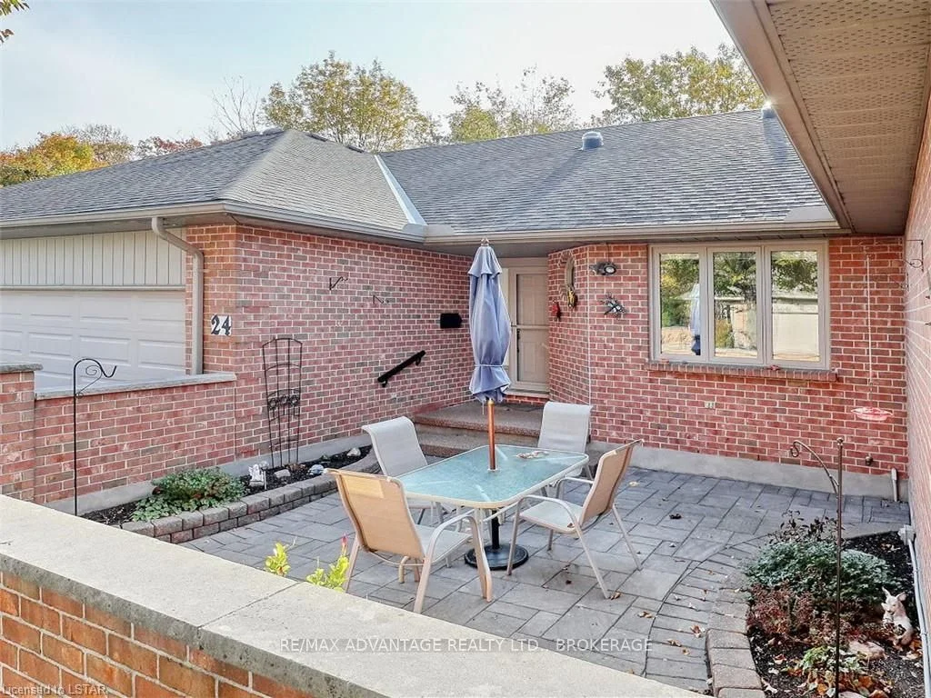 2 CADEAU Terrace 24, London South, ON N6K 4G2