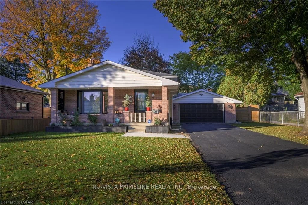 34 EDGAR Drive, London North, ON N6G 1K1