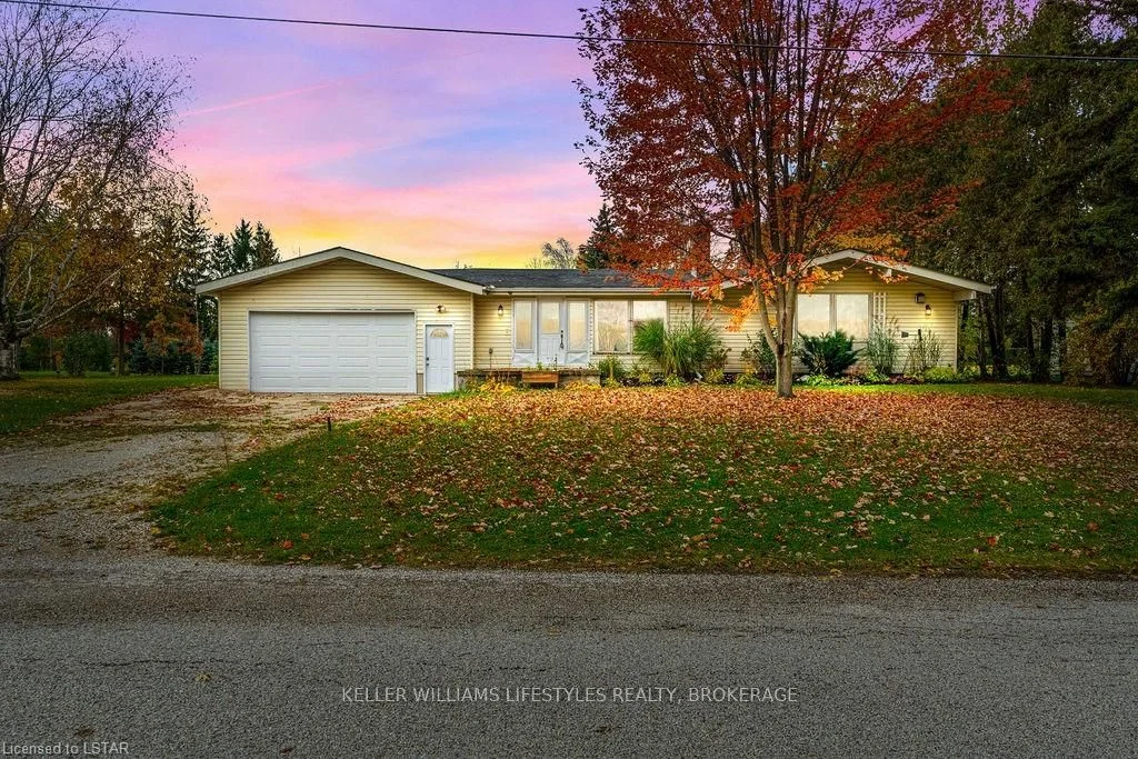 7665 SUNSET Drive, Plympton-Wyoming, ON N0N 1J0