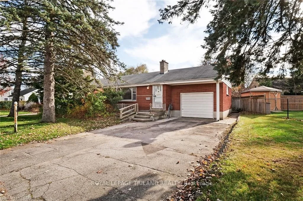 6979 JAMES Street, London South, ON N6P 1A1