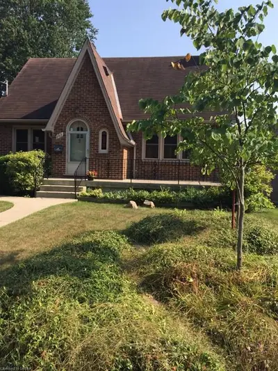 585 VICTORIA Street, London East, ON N5Y 4B9