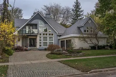 60 VICTORIA Street, London East, ON N6A 2B3