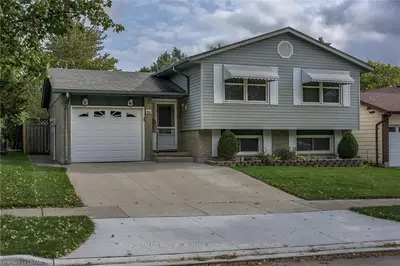 44 CLARENDON Crescent, London South, ON N6C 5B8