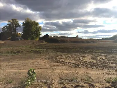 22341 Allen Road, Strathroy-caradoc, On N0l 1w0