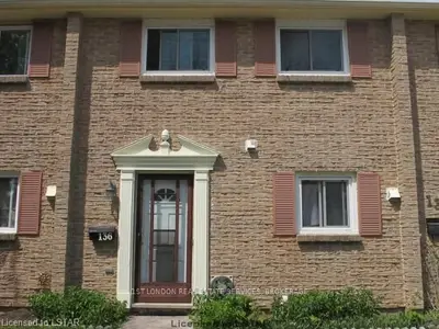 166 Southdale Road W 136, London South, On N6j 2j1