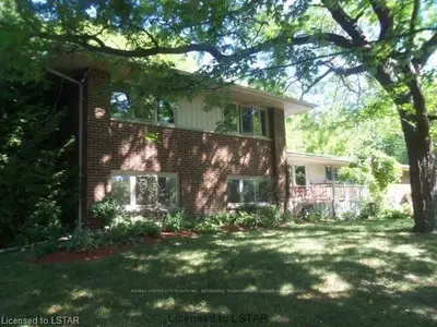 8076 Glendon Drive, Strathroy-caradoc, On N0l 1w0