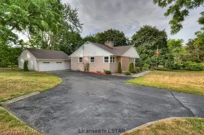 6 Cross Street, Ingersoll, On N5c 1a9