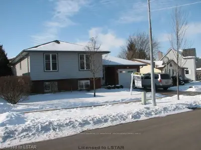 453 Ojibway Street, Woodstock, On N4t 1c4