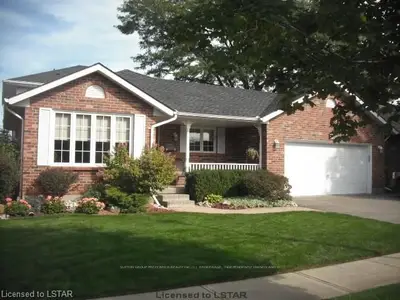 38 John Davies Drive, Woodstock, On N4t 1n3