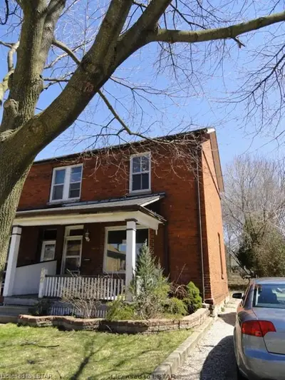 32 Winniett Street, Woodstock, On N4s 5z3