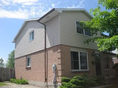996 Lawson Road, London North, On N6g 3m2