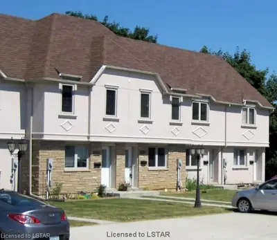 51 Blandford Street 6, Woodstock, On N4s 7h7